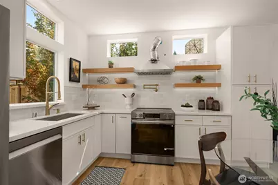 9251 Palatine Avenue N #C, Seattle, WA 98103 - Photo 7