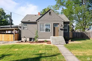 211 SE 4th St, College Place, WA 99324 - Photo 1