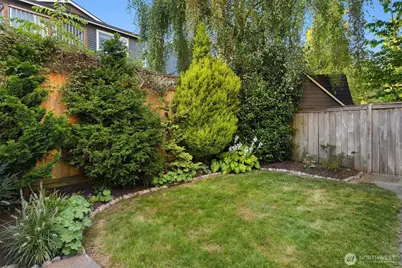 8021 9th Avenue NW, Seattle, WA 98117 - Photo 15