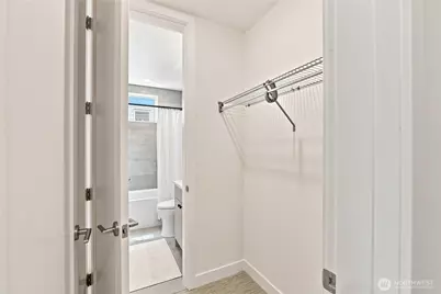 2647 Walnut Avenue SW #B, Seattle, WA 98116 - Photo 23