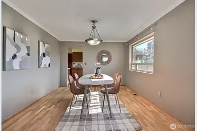 326 Renton Avenue S, Renton, WA 98057 - Photo 9
