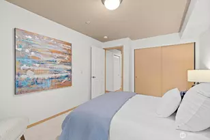 9057 Greenwood Ave N, Seattle, WA 98103 - Photo 13