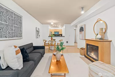 9057 Greenwood Avenue N #306, Seattle, WA 98103 - Photo 11