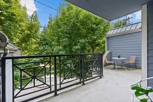 9057 Greenwood Ave N, Seattle, WA 98103 - Photo 17