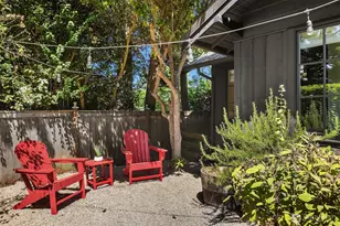 1426 37th Ave E, Seattle, WA 98112 - Photo 3