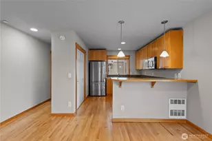 4346 7th Ave NE, Seattle, WA 98105 - Photo 9