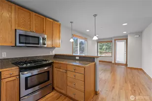 4346 7th Ave NE, Seattle, WA 98105 - Photo 11