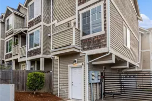 4346 7th Ave NE, Seattle, WA 98105 - Photo 3