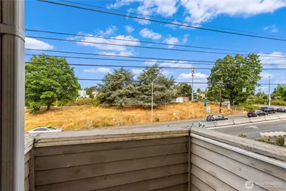 4346 7th Avenue NE #A, Seattle, WA 98105 - Photo 17