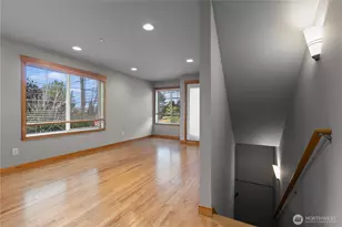 4346 7th Ave NE, Seattle, WA 98105 - Photo 7