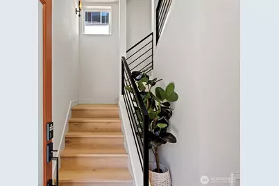4430 Dayton Avenue N, Seattle, WA 98103 - Photo 3