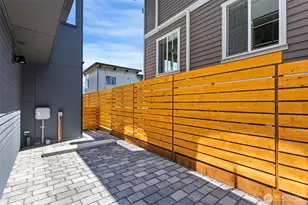 4432 Dayton Ave N, Seattle, WA 98103 - Photo 13