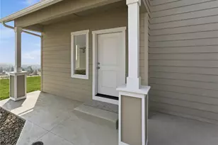 1923 N Mineral Pl, East Wenatchee, WA 98802 - Photo 3