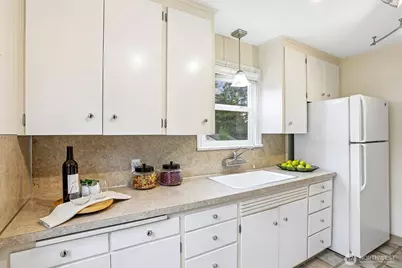9417 44th Place NE, Seattle, WA 98115 - Photo 13