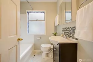 2623 39th Ave SW, Seattle, WA 98116 - Photo 11