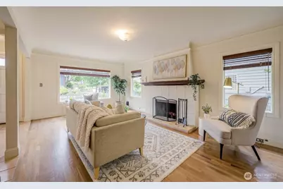 2623 39th Avenue SW, Seattle, WA 98116 - Photo 3