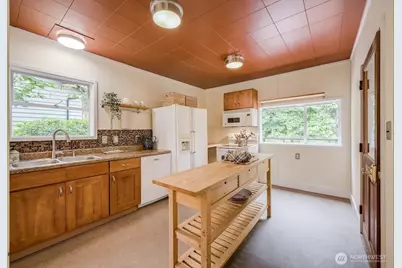 2623 39th Avenue SW, Seattle, WA 98116 - Photo 9