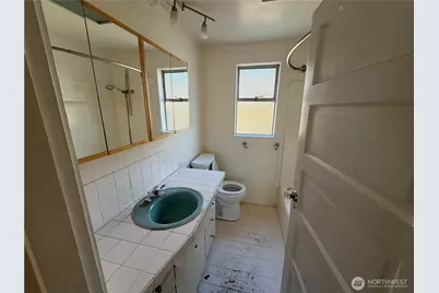 1211 N 50th Street, Seattle, WA 98103 - Photo 11