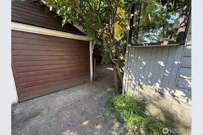 1211 N 50th Street, Seattle, WA 98103 - Photo 33