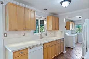 4801 45th Ave S, Seattle, WA 98118 - Photo 5