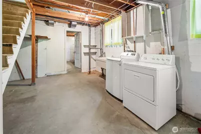 4311 Greenwood Avenue N, Seattle, WA 98103 - Photo 23