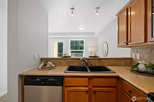 690 32nd St, Bellingham, WA 98225 - Photo 17