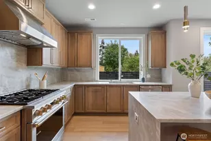 7825 NE 143rd St, Kirkland, WA 98034 - Photo 7
