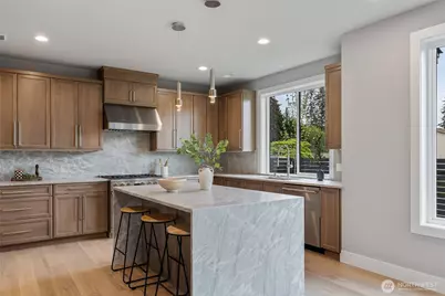 7825 NE 143rd Street, Kirkland, WA 98034 - Photo 9