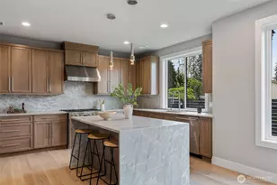 7825 NE 143rd St, Kirkland, WA 98034 - Photo 9