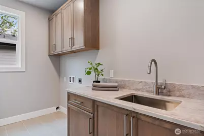 7825 NE 143rd Street, Kirkland, WA 98034 - Photo 31