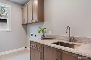 7825 NE 143rd St, Kirkland, WA 98034 - Photo 31