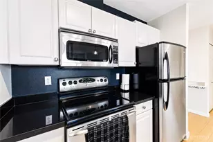 524 6th Ave W, Seattle, WA 98119 - Photo 9