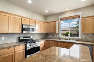 13326 94th Ave Ct E, Puyallup, WA 98373 - Photo 11