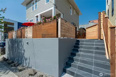 2216 E Fir Street, Seattle, WA 98122 - Photo 9