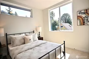 811 NE 90th St, Seattle, WA 98115 - Photo 15