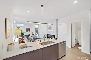 811 NE 90th St, Seattle, WA 98115 - Photo 5