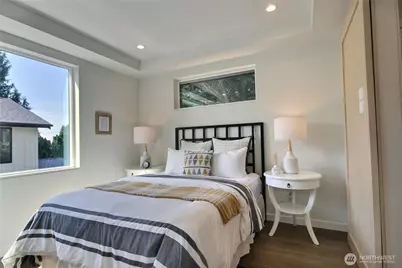 811 NE 90th Street, Seattle, WA 98115 - Photo 11