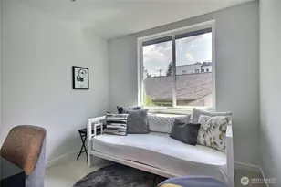 811 NE 90th St, Seattle, WA 98115 - Photo 19