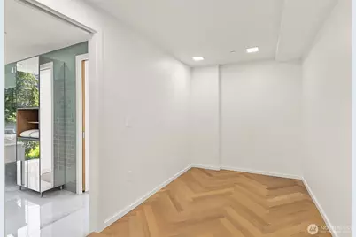 999 110th Avenue NE #300, Bellevue, WA 98004 - Photo 23