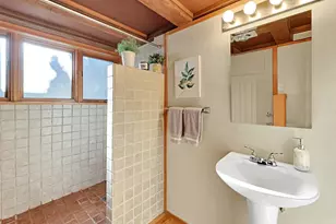 325 NW 74th St, Seattle, WA 98117 - Photo 35