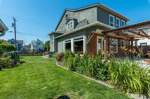 1118 4th St, Anacortes, WA 98221 - Photo 35