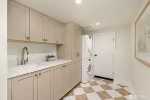 1703 NE 73rd St, Seattle, WA 98115 - Photo 25