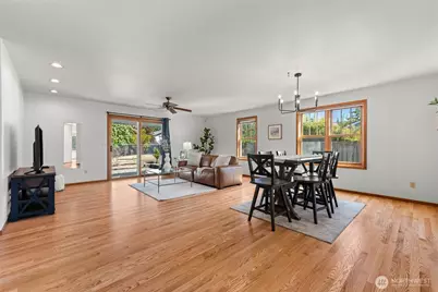 307 Champion Street, Steilacoom, WA 98388 - Photo 5