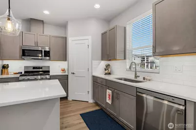 9812 6th Avenue SW, Seattle, WA 98106 - Photo 15