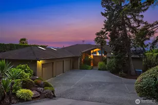 49 Holly Hill Dr, Mercer Island, WA 98040 - Photo 33