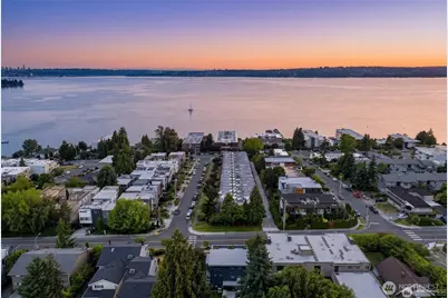 6304 Lakeview Drive, Kirkland, WA 98033 - Photo 1
