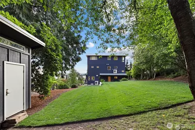 6304 Lakeview Drive, Kirkland, WA 98033 - Photo 39