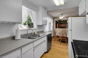 1906 114th Dr SE, Lake Stevens, WA 98258 - Photo 9