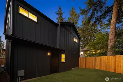 12040 5th Avenue NE, Seattle, WA 98125 - Photo 27