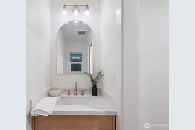 12040 5th Avenue NE, Seattle, WA 98125 - Photo 25